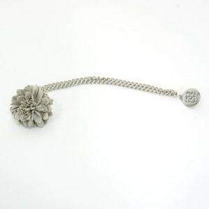 Cavani Flower Chain Pin Grey - Accessories